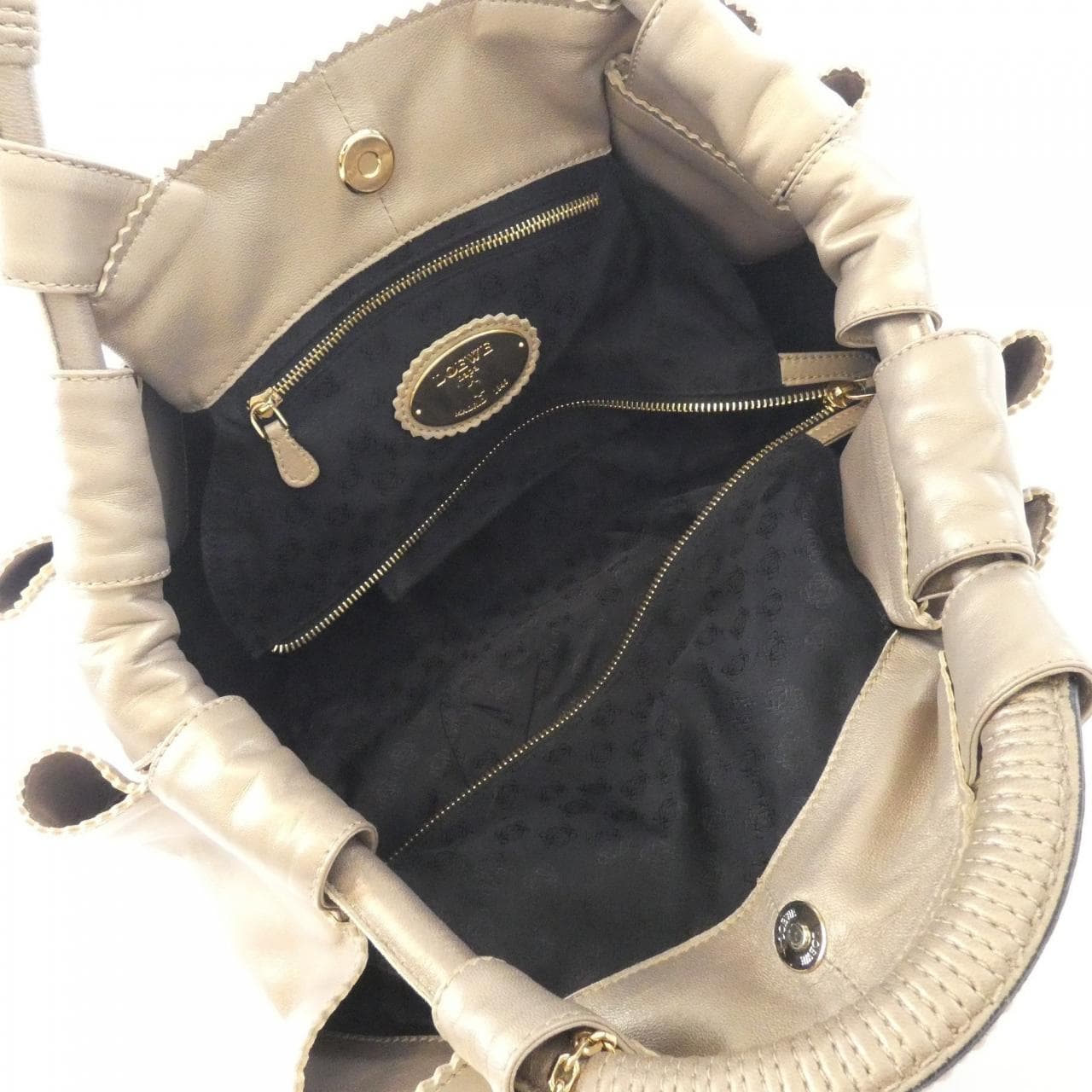 LOEWE 315 82 B52 Handbag
