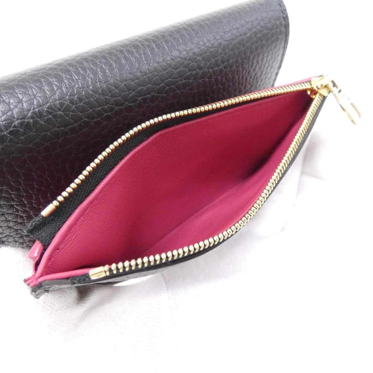 LOUIS VUITTON Capucines M62157 Wallet
