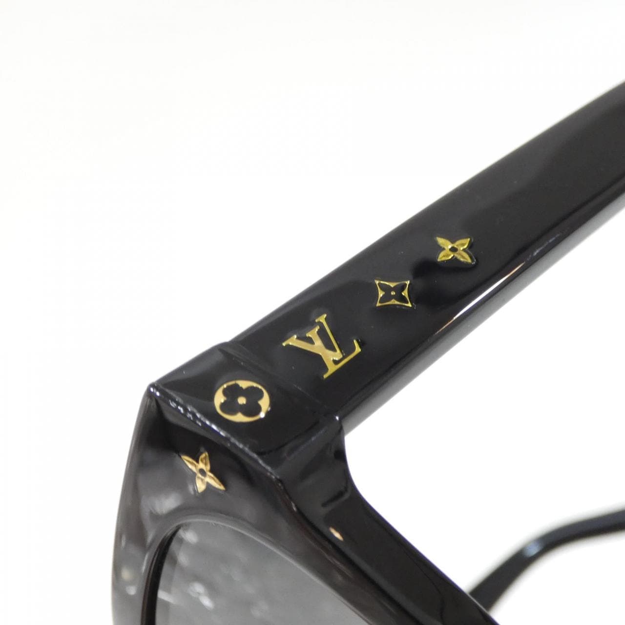 LOUIS VUITTON Z1523E Sunglasses Monogram