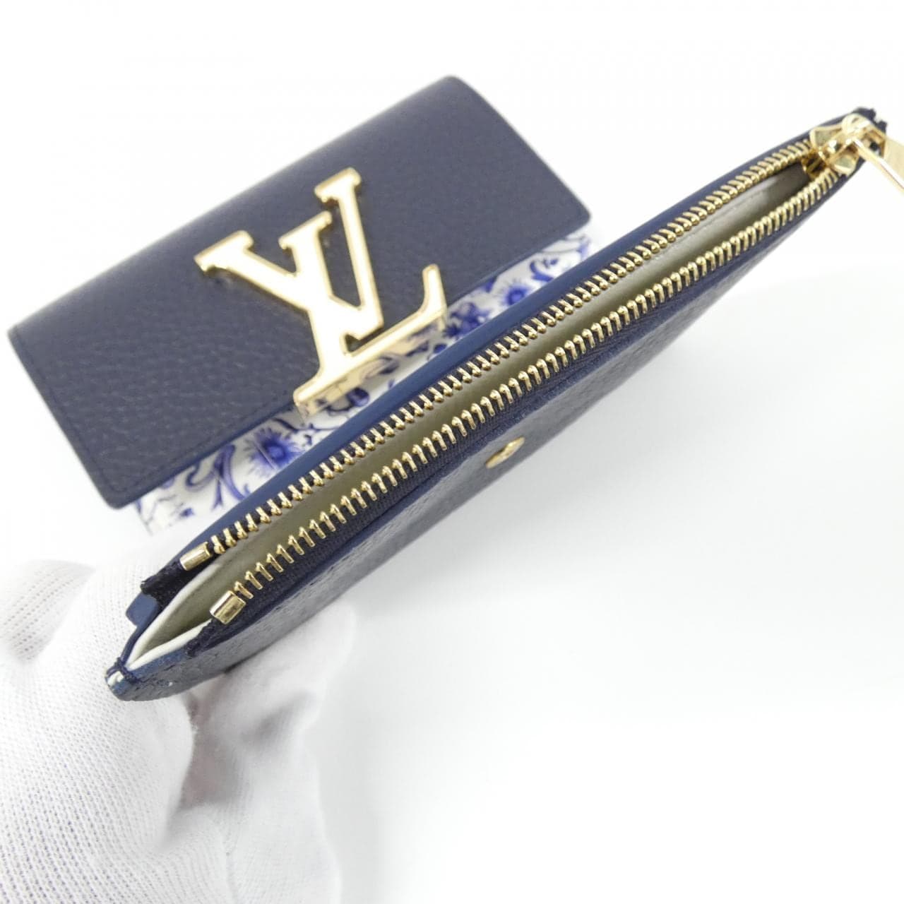 LOUIS VUITTON Capucines M82046 Wallet