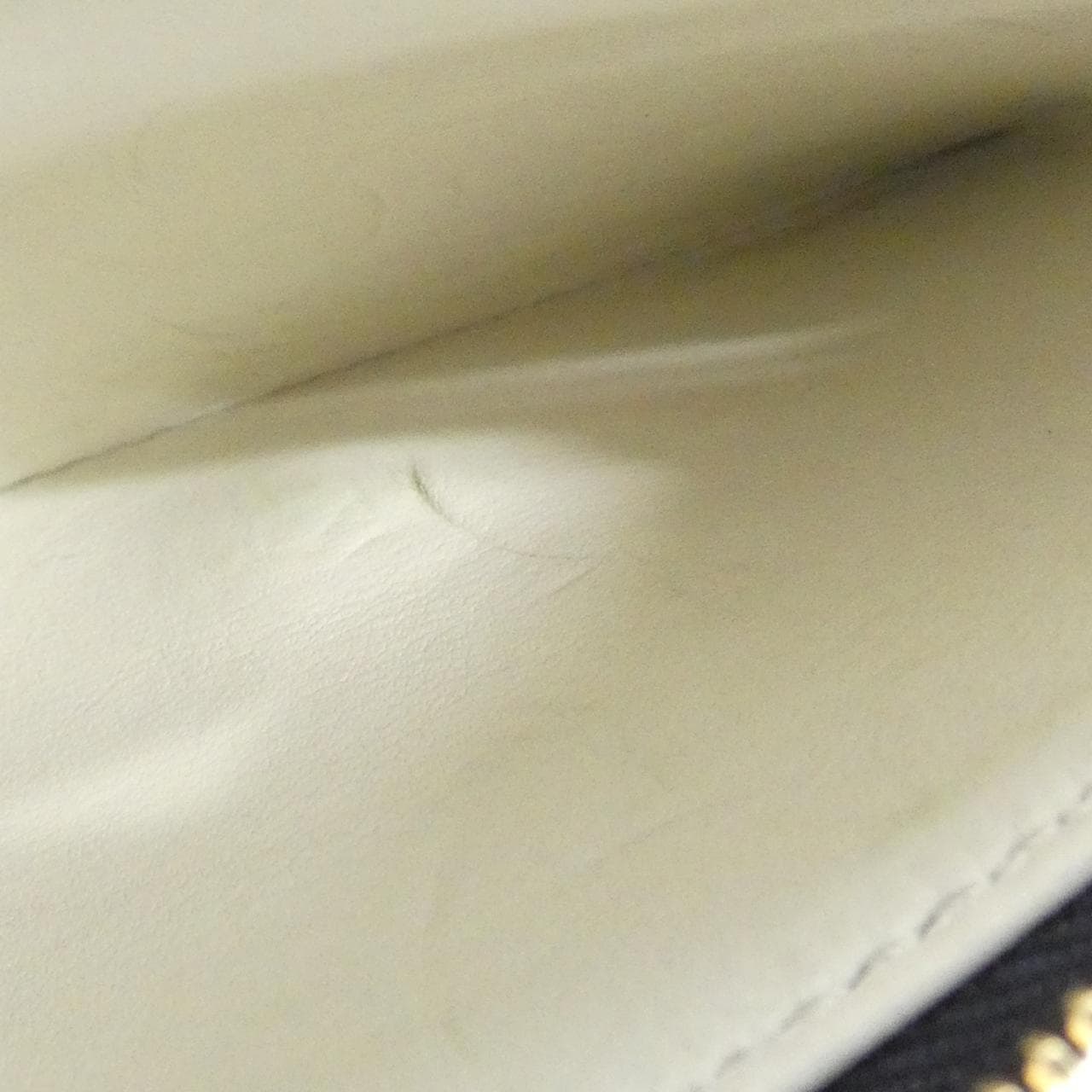 LOUIS VUITTON Capucines M82046 Wallet