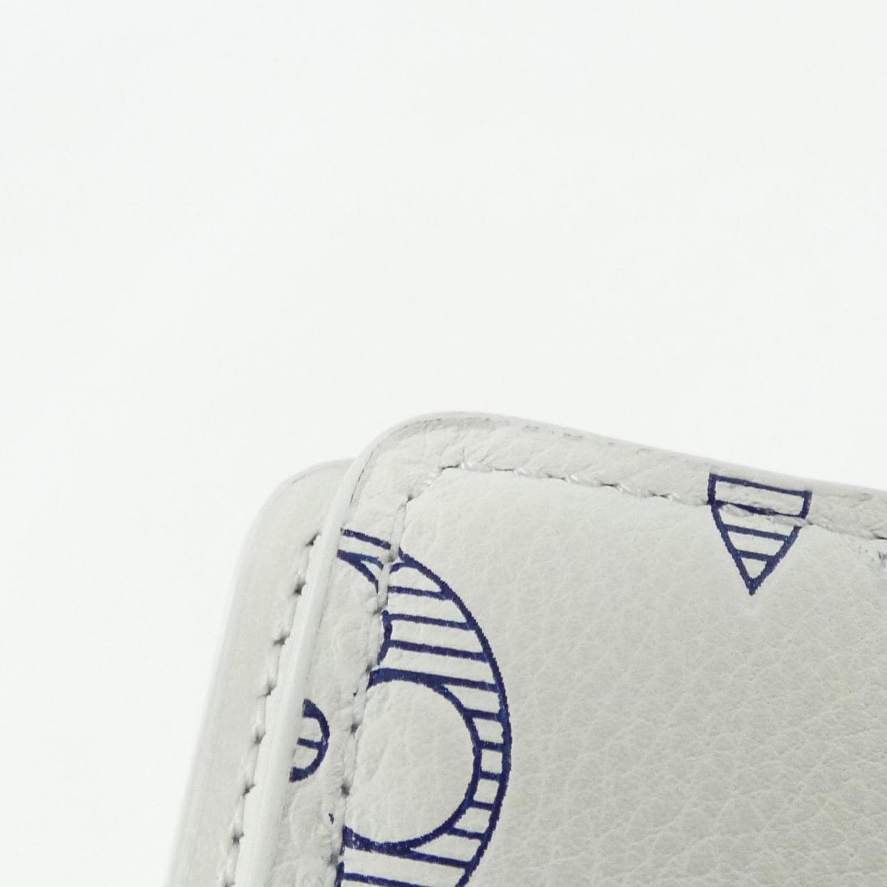 LOUIS VUITTON M83377 Card Case Monogram