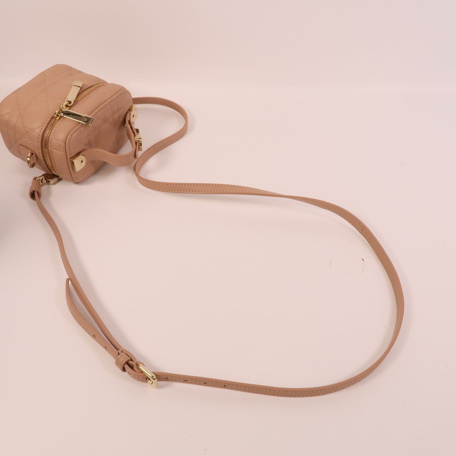 LOUIS VUITTON Vanity S0918ONMJ-M49P 2-Way Bag Lambskin