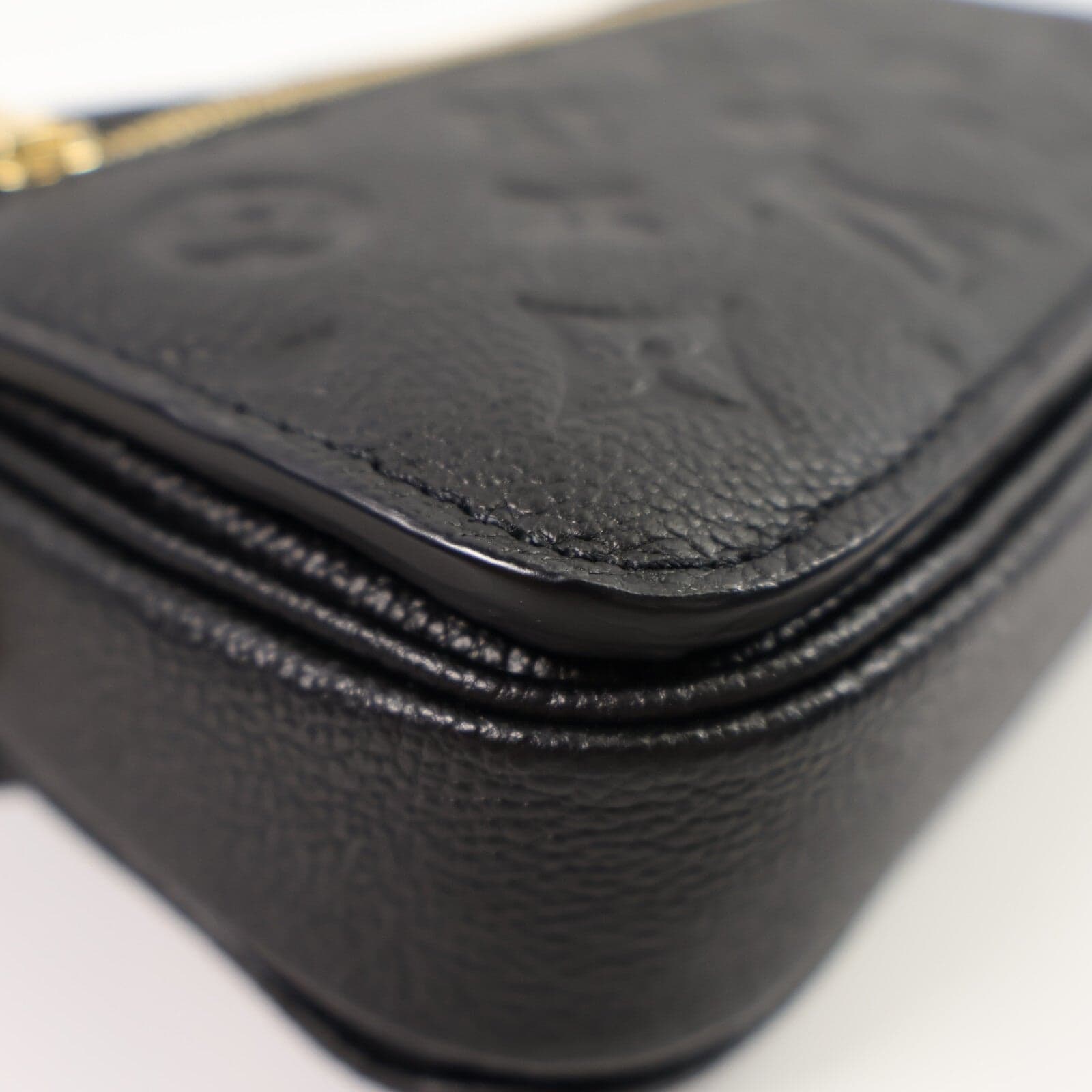 LOUIS VUITTON Pochette Metis M46595 2-Way Bag Calfskin