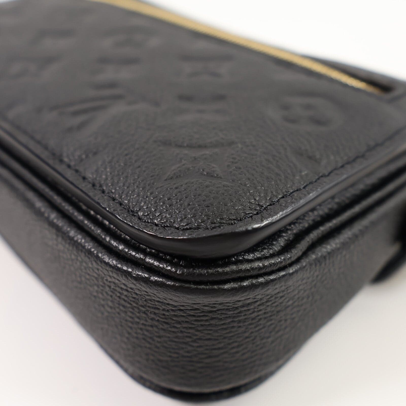 LOUIS VUITTON Pochette Metis M46595 2-Way Bag Calfskin