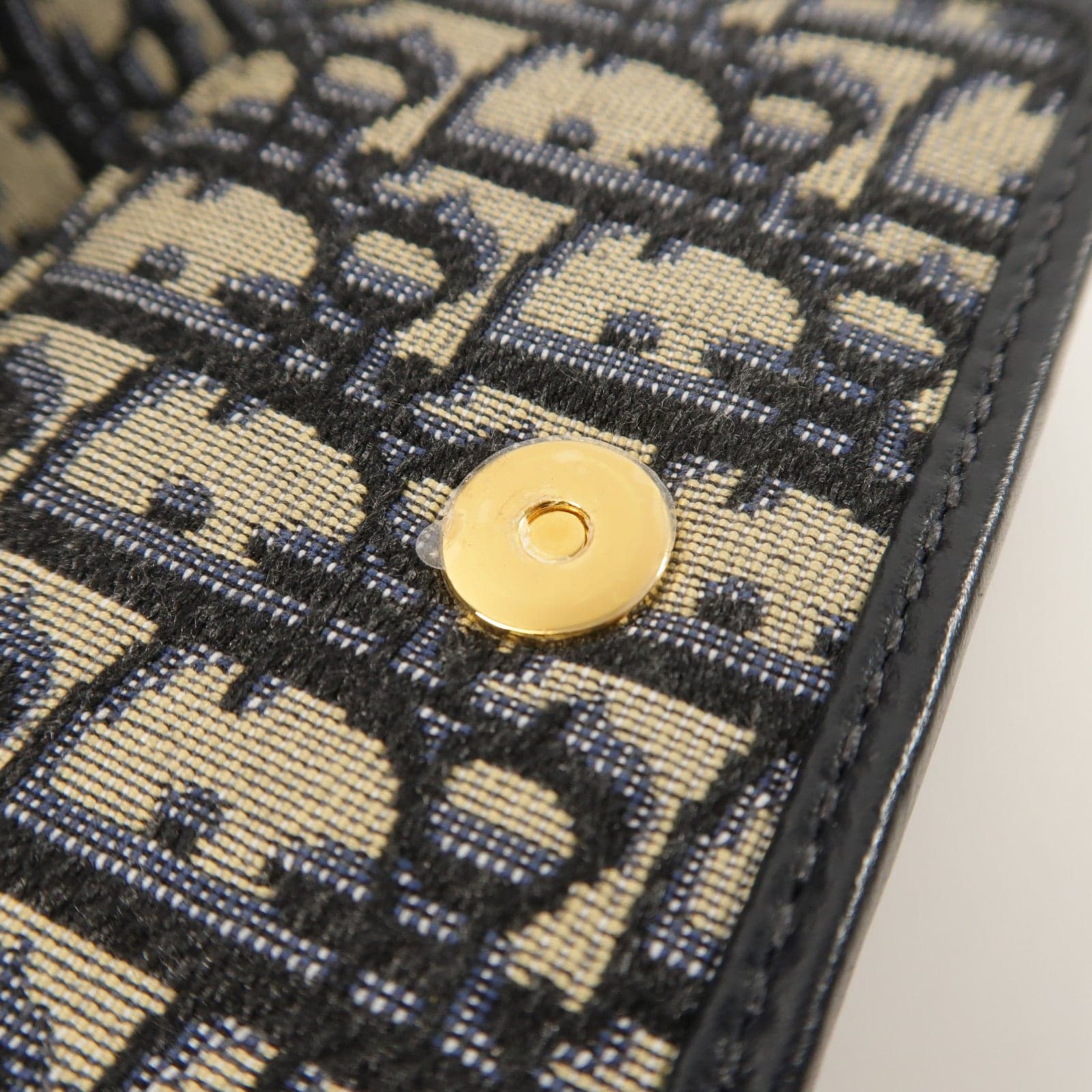 LOUIS VUITTON Montaigne S2105UTZQ-M928 Shoulder Bag Lambskin