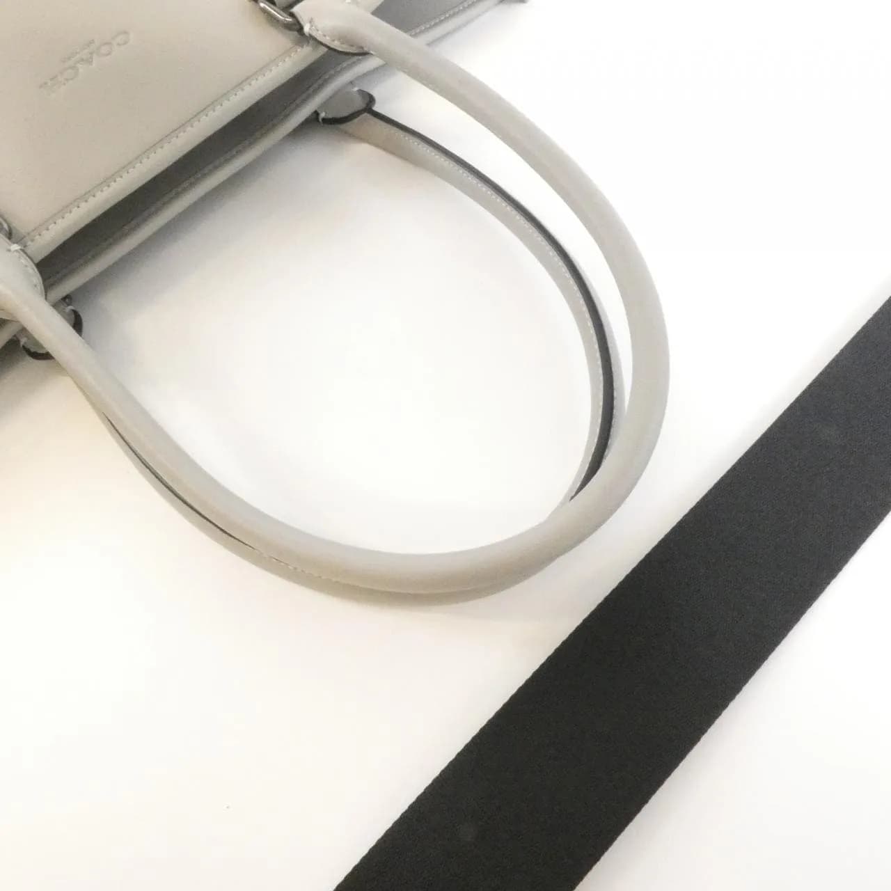 COACH CBG49 Handbag Leather