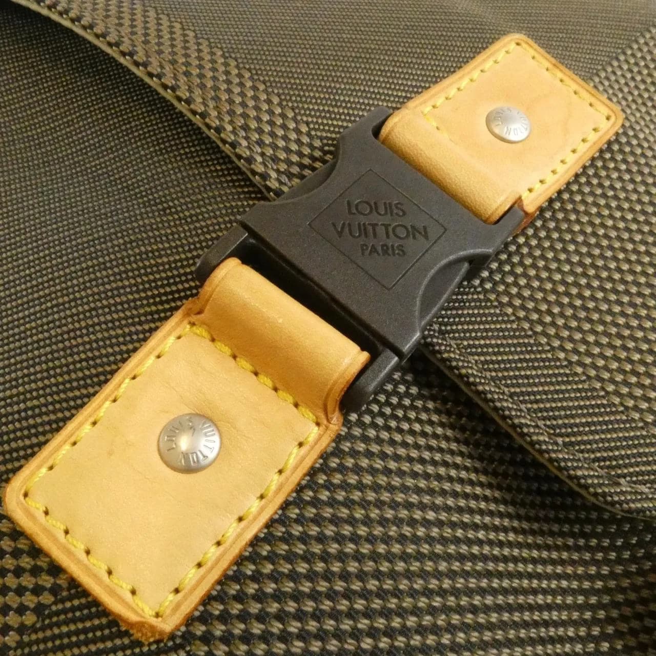 LOUIS VUITTON M93077 Shoulder Damier