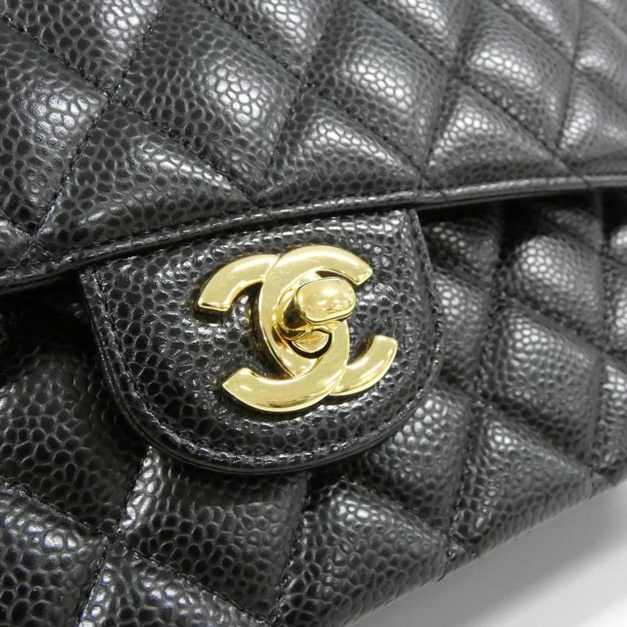 CHANEL Matelasse 1112 Shoulder Grained Calfskin