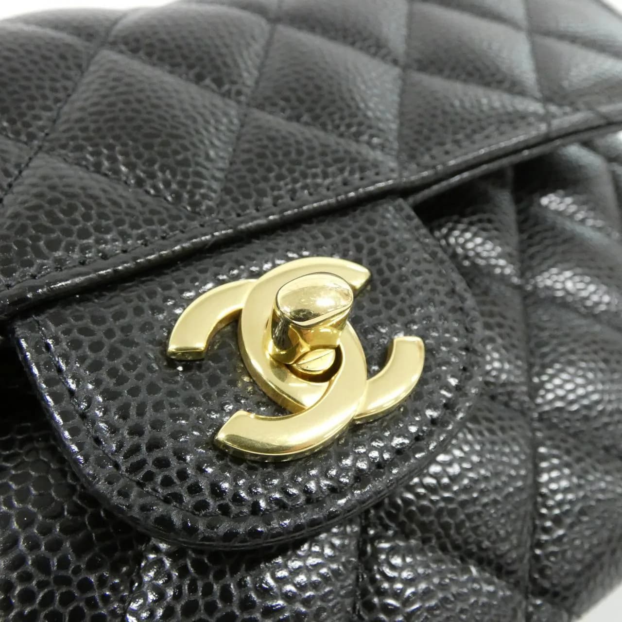 CHANEL Matelasse 1113 Shoulder Grained Calfskin