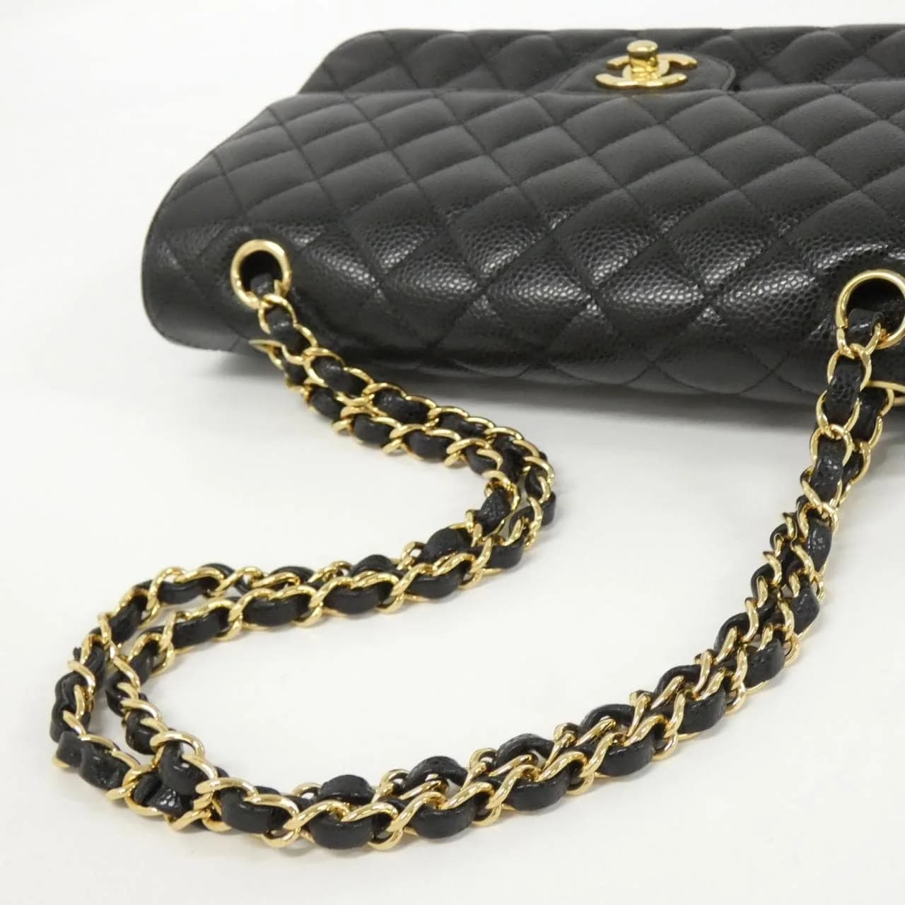 CHANEL Matelasse 1112 Shoulder Grained Calfskin