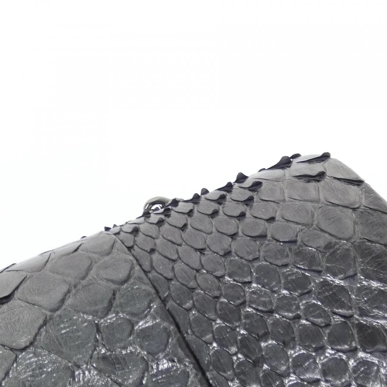 CHANEL Matelasse 1112 Shoulder Python