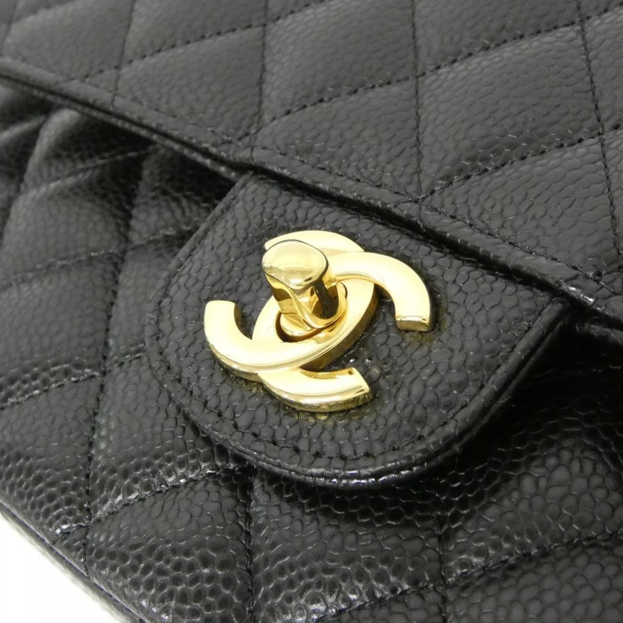 CHANEL Matelasse 1112 Shoulder Grained Calfskin