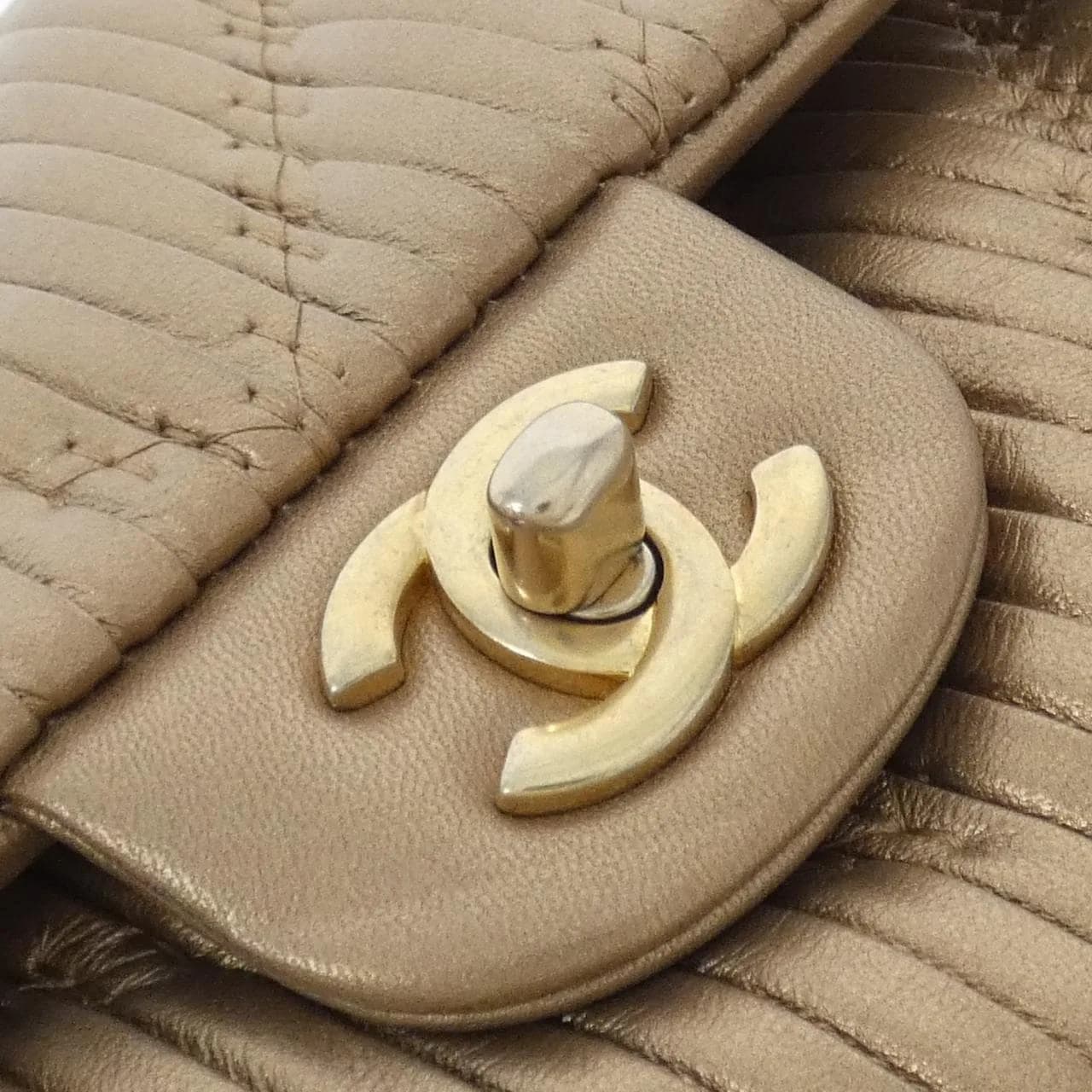 CHANEL Matelasse 1112 Shoulder Lambskin