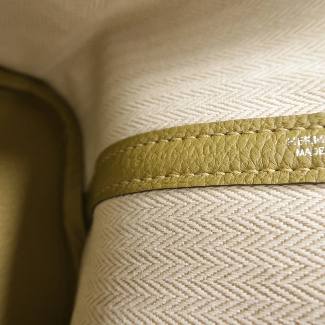 HERMES Handbag Calfskin