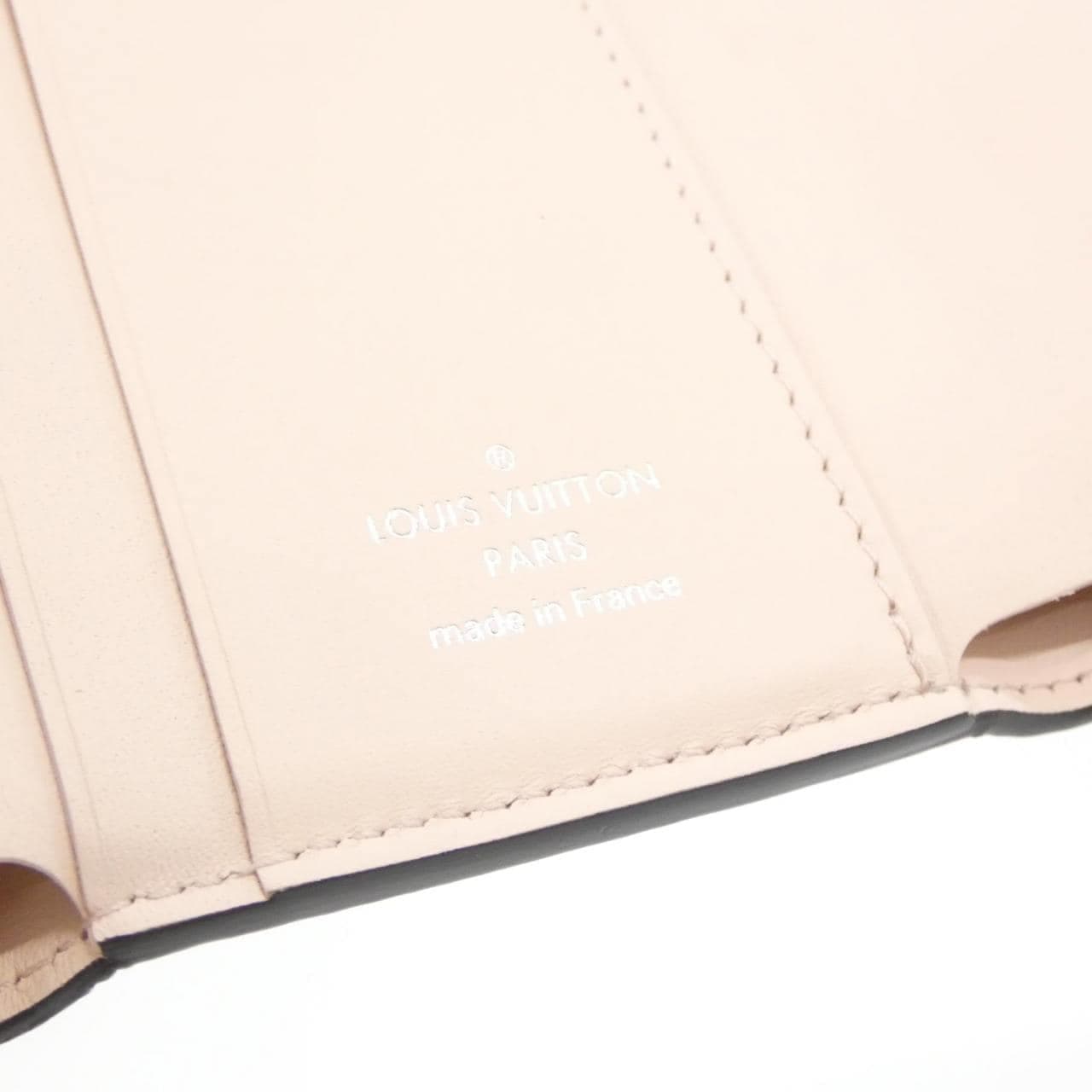 LOUIS VUITTON Mahina M82795 Wallet