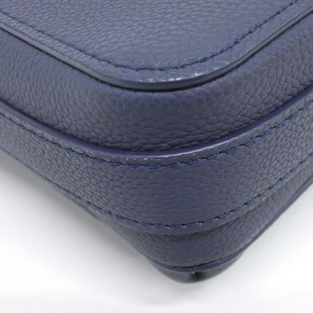 LOUIS VUITTON M15260 Shoulder Lambskin