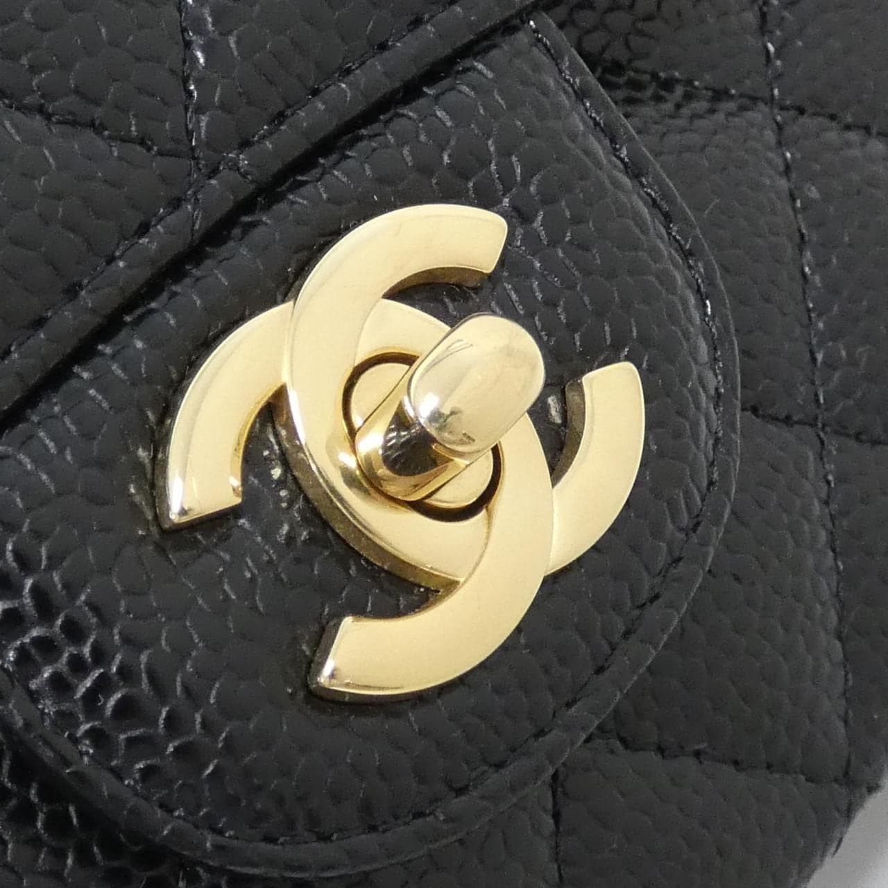 CHANEL Matelasse 1112 Shoulder Grained Calfskin