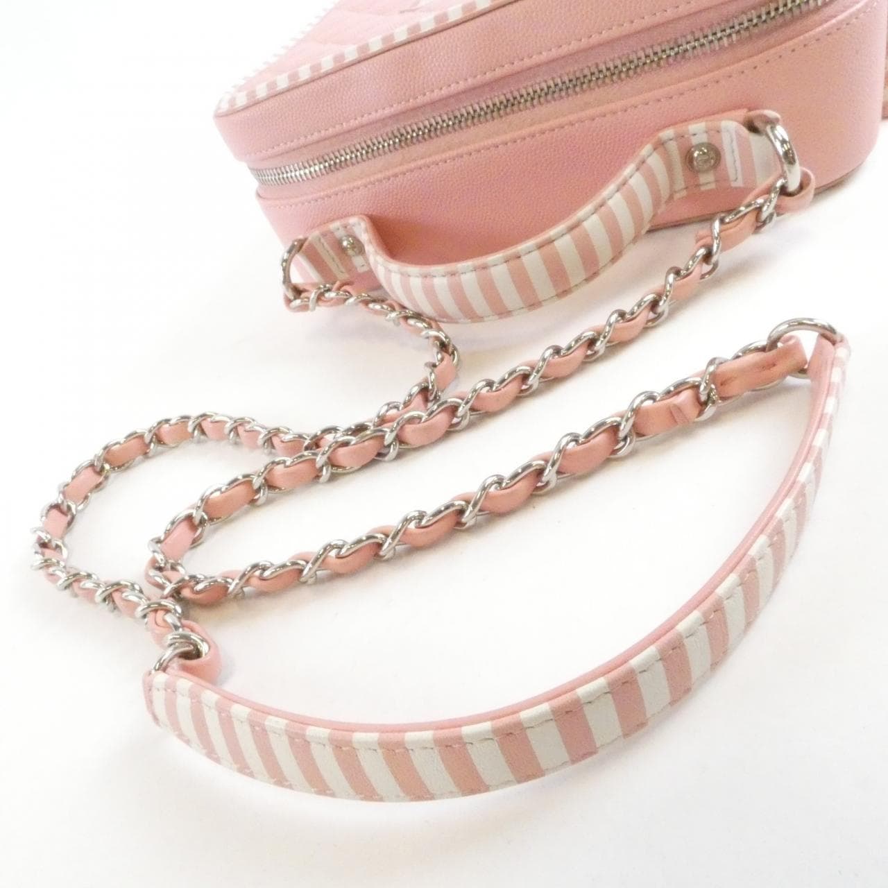 CHANEL 93343 Handbag Grained Calfskin