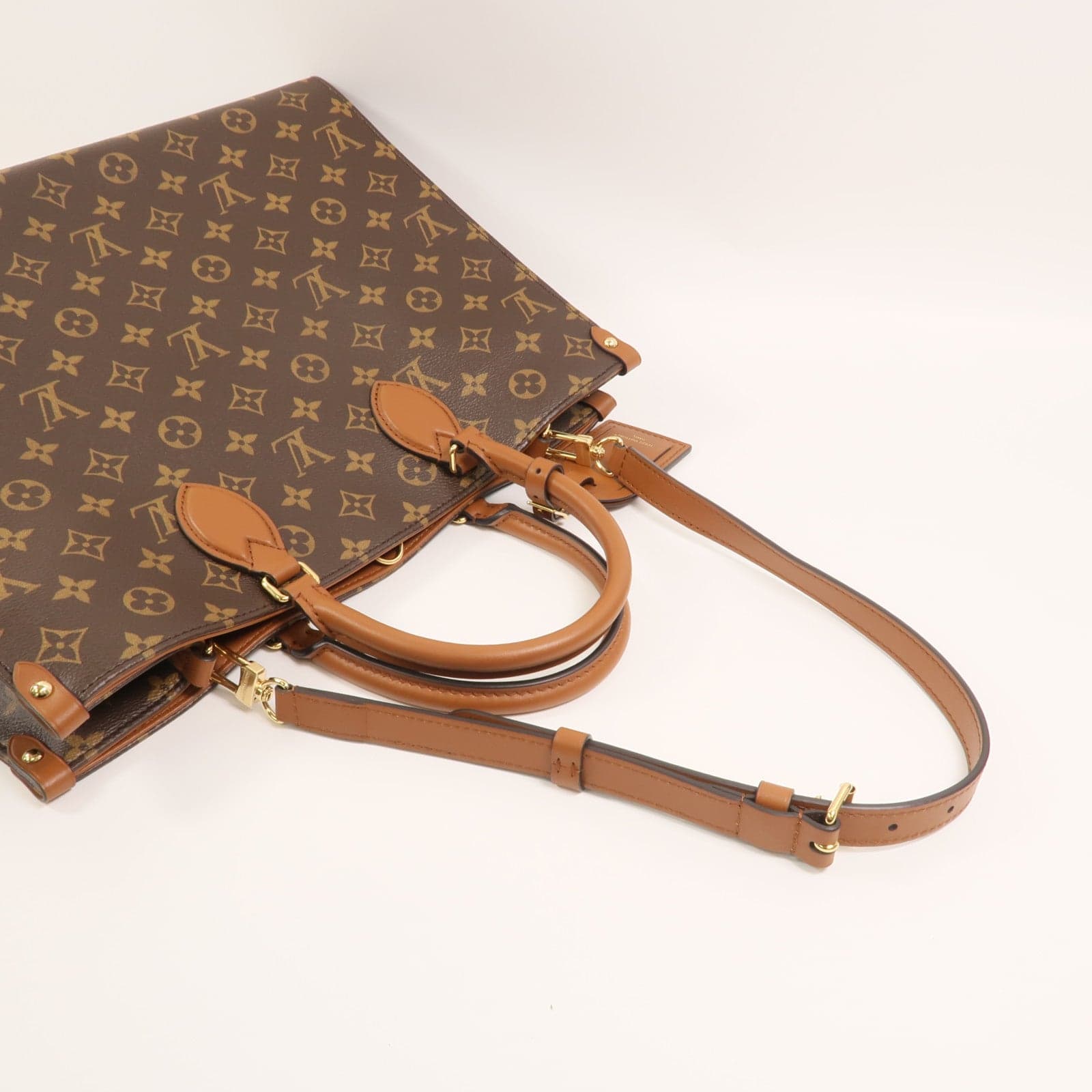 LOUIS VUITTON OnTheGo M14235 Shoulder Bag Coated Canvas
