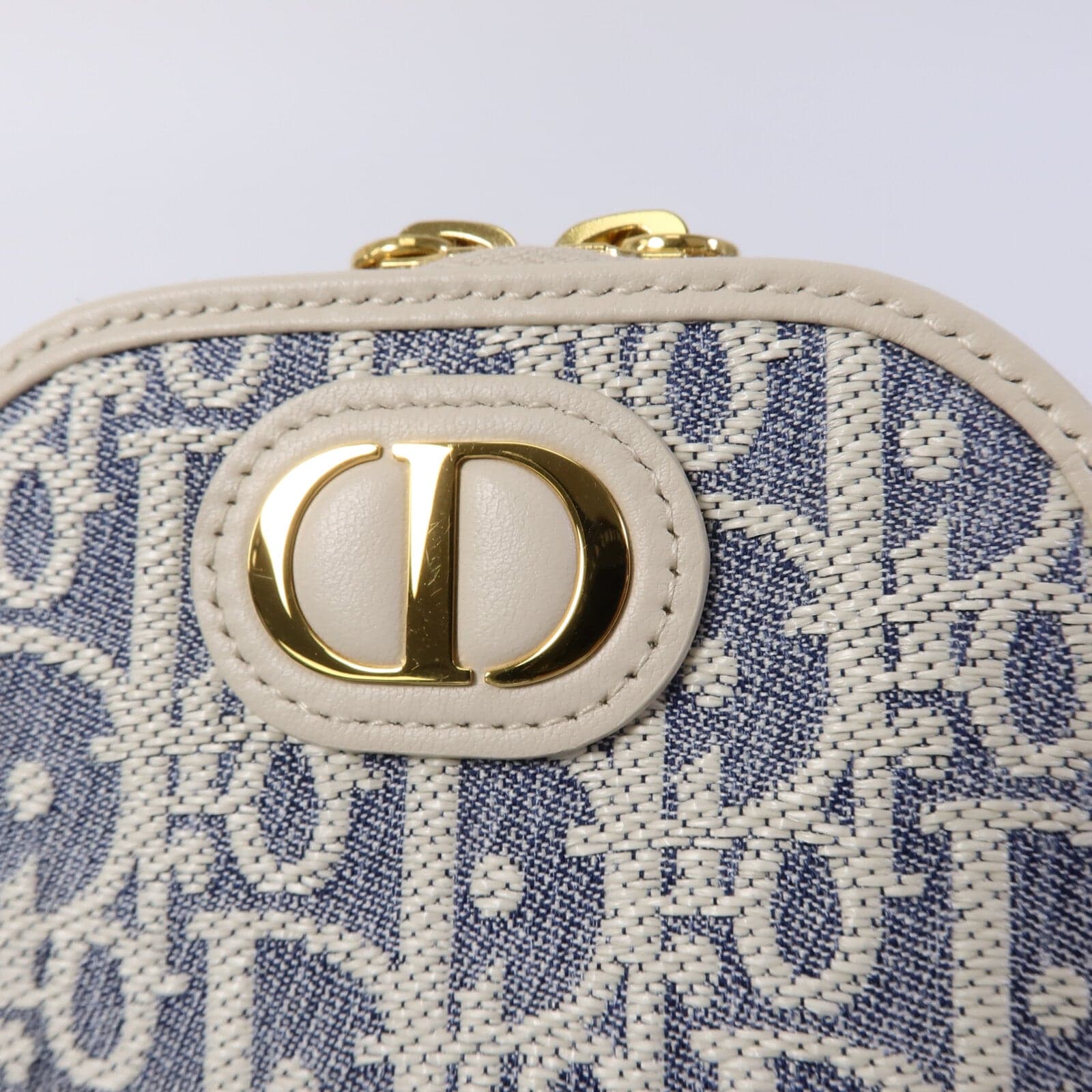 LOUIS VUITTON Montaigne 2-Way Bag Lambskin