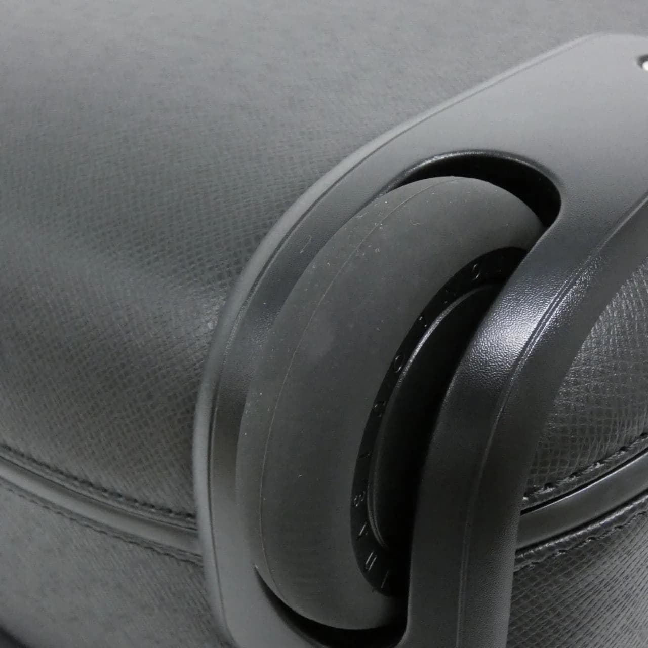 LOUIS VUITTON M32727 Bag