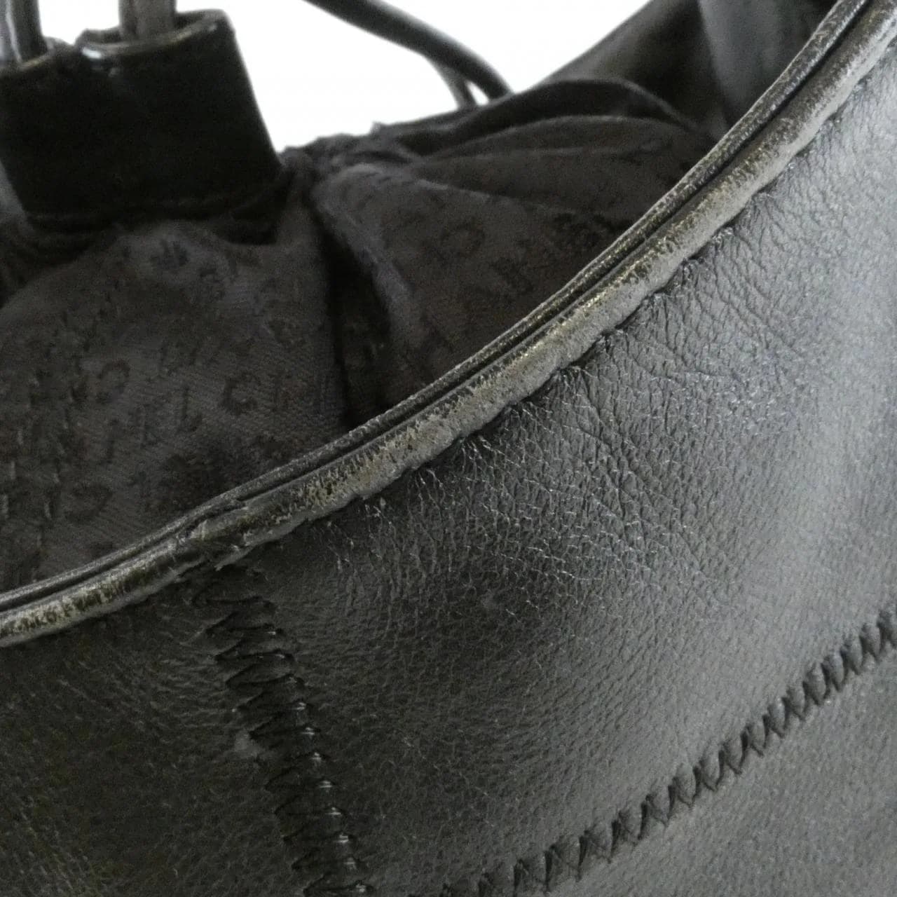 CHANEL 19981 Handbag
