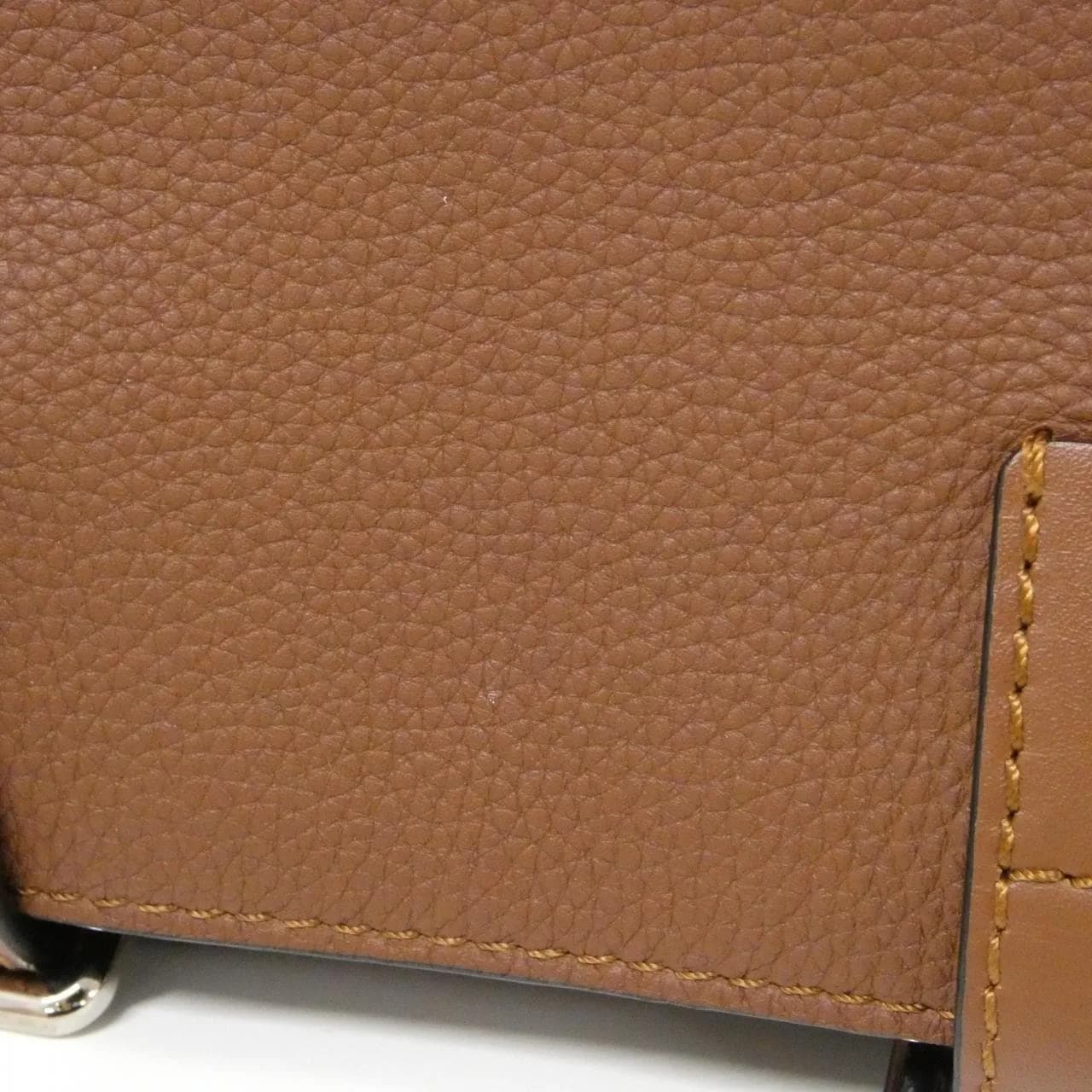 LOEWE 317 12AB23 Shoulder