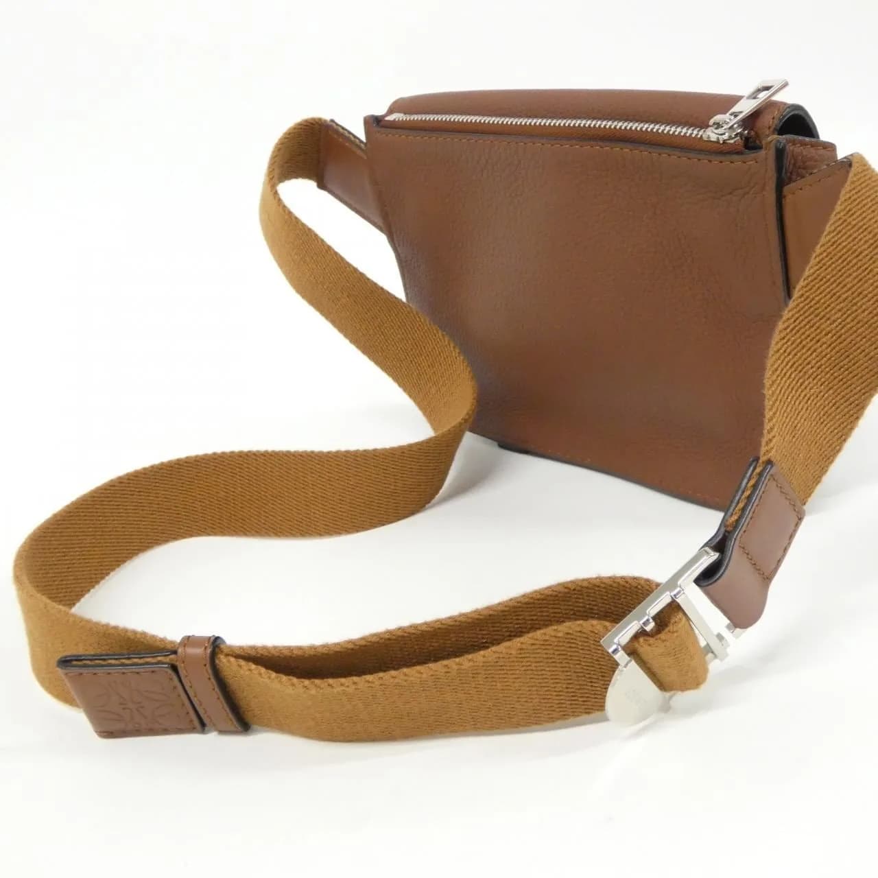 LOEWE 317 12AB23 Shoulder
